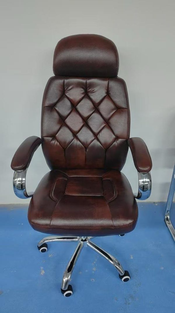 Fauteuil de direction capitonné – Marron – Finition chromée